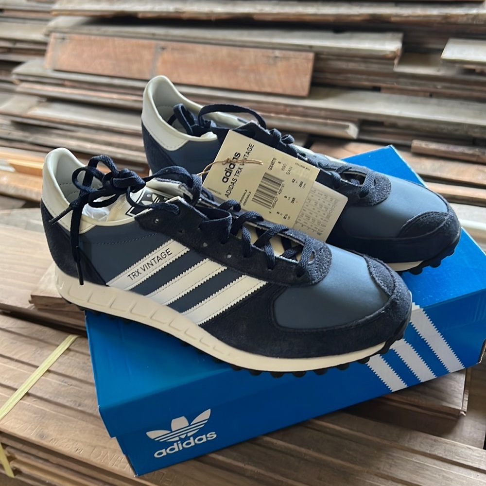 Adidas vintage, tennis shoes